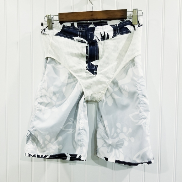 Lot of 2: Youth board shorts, YM - Picture 11 of 13